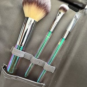 NEW It Cosmetics Makeup Brushes